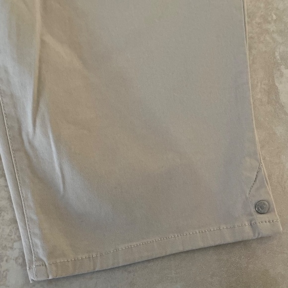 Gloria Vanderbilt 22W Jeans Mid-rise Capri Stretch Slimming Comfort Gift - Picture 2 of 15